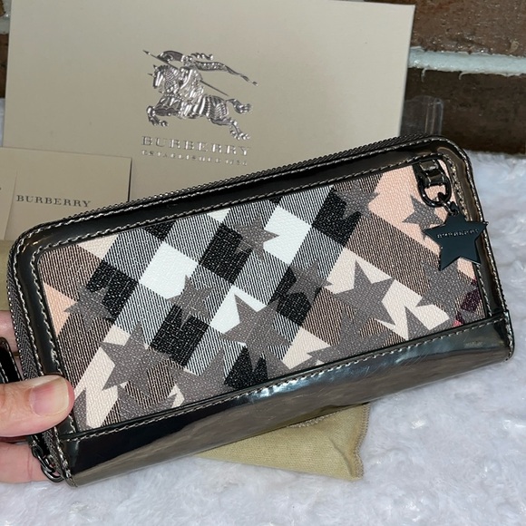 Burberry EUC Supernova Check Star Long Zip Around Wallet w/ box & dustbag - Picture 1 of 17